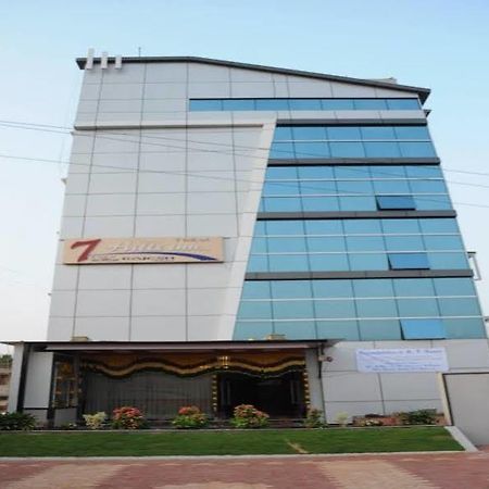7 Hills Inn Тирупати Екстериор снимка