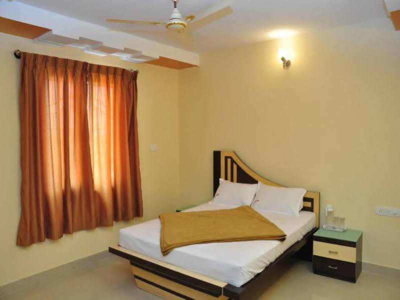7 Hills Inn Тирупати Екстериор снимка